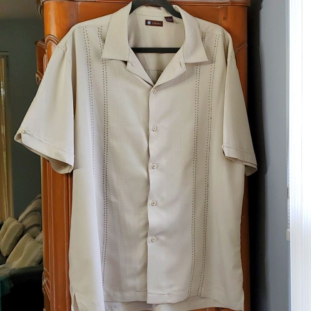 Centro mens size large short sleeve shirt. Cream color.  Line of‎ enbroidery.